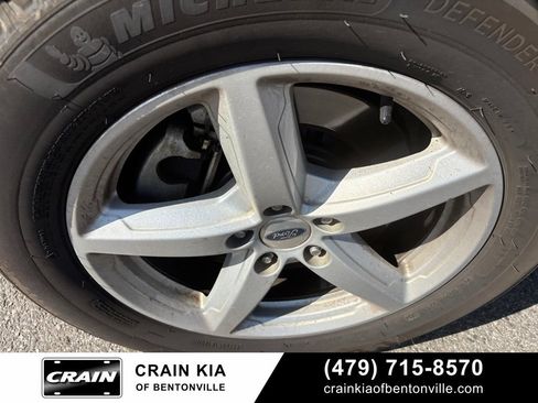 Used 2017 Ford Explorer XLT w/ Equipment Group 202A AWD/4WD image 7