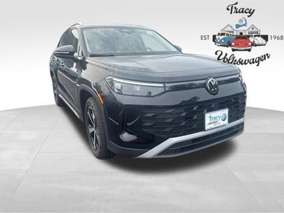 New 2025 Volkswagen Tiguan SE