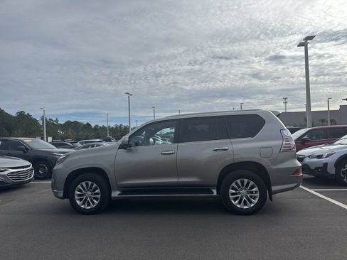 Used 2022 Lexus GX 460 image 4