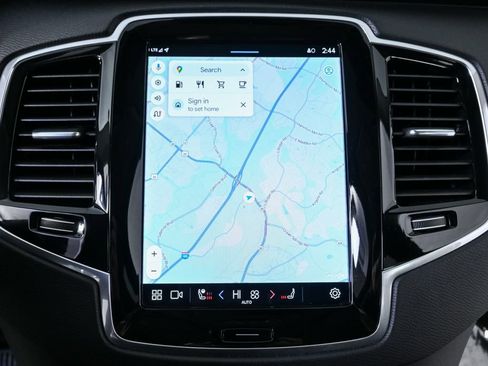 Certified 2024 Volvo XC90 B5 Plus image 17