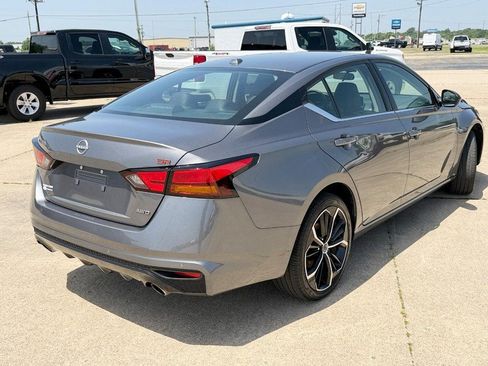 Used 2025 Nissan Altima 2.5 SR AWD/4WD image 4