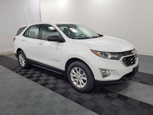 Used 2018 Chevrolet Equinox LS AWD/4WD image 11