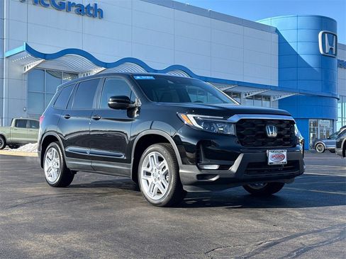 Certified 2025 Honda Passport EX-L image 2