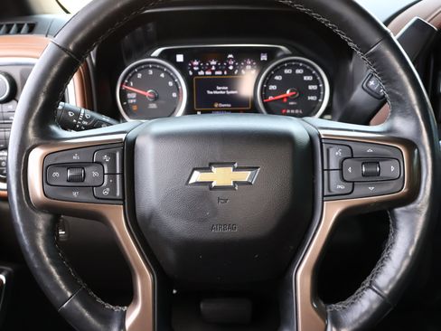 Used 2019 Chevrolet Silverado 1500 High Country w/ Technology Package image 16
