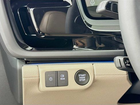 New 2025 Porsche Panamera image 14