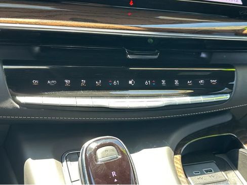 Certified 2024 Cadillac Escalade Sport Platinum w/ LPO, ONYX Package AWD/4WD image 29