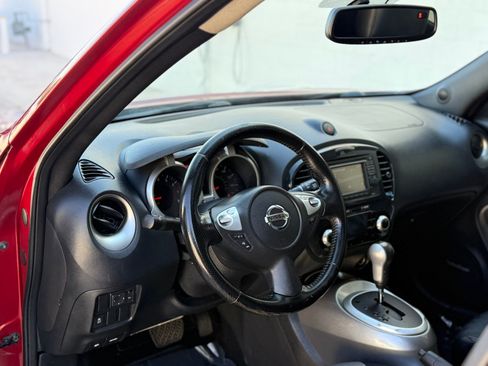 Used 2013 Nissan Juke SL FWD image 16