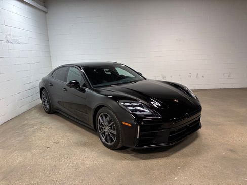 Used 2024 Porsche Panamera 4 image 4