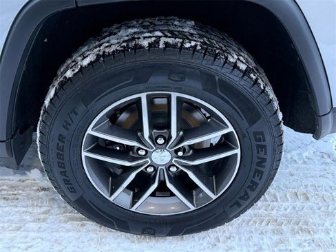 Used 2018 Jeep Grand Cherokee Limited image 6