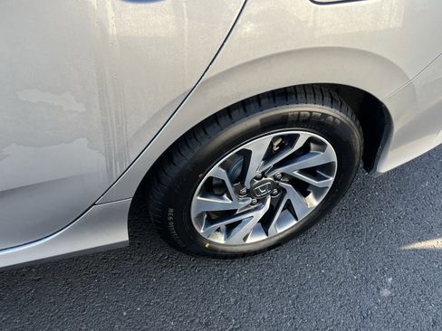 Used 2017 Honda Civic EX image 25