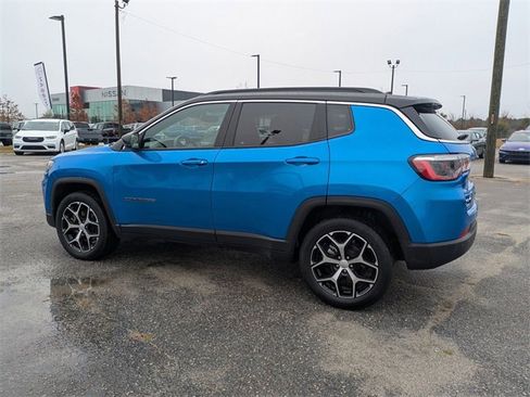 Used 2024 Jeep Compass Limited image 5