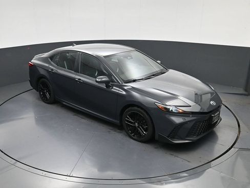 Used 2025 Toyota Camry SE FWD image 27