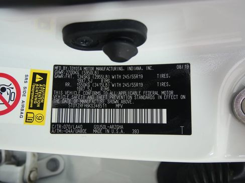 Used 2019 Toyota Highlander Limited FWD image 29