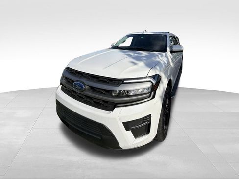 Used 2023 Ford Expedition Max XLT RWD image 2