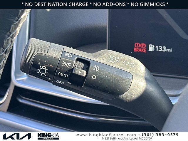 Used 2025 Kia Sorento SX AWD/4WD image 11