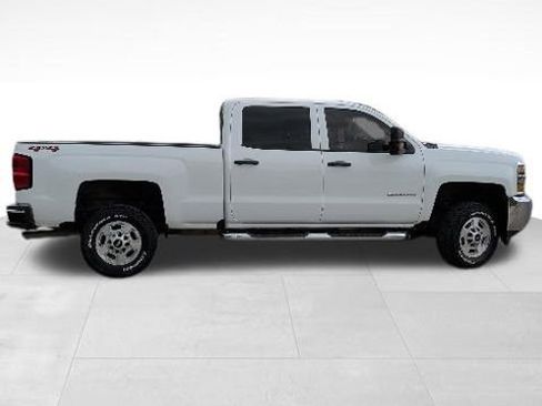 Used 2019 Chevrolet Silverado 2500 W/T w/ WT Convenience Package AWD/4WD image 2