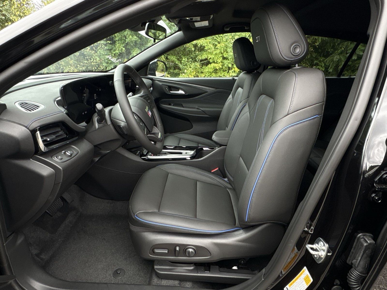 New 2026 Buick Envista Sport Touring w/ Convenience I Package FWD image 13