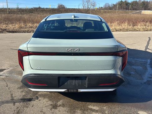 Used 2025 Kia K4 LXS image 4