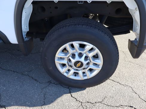 Certified 2025 Chevrolet Silverado 2500 LT w/ Convenience Package image 41