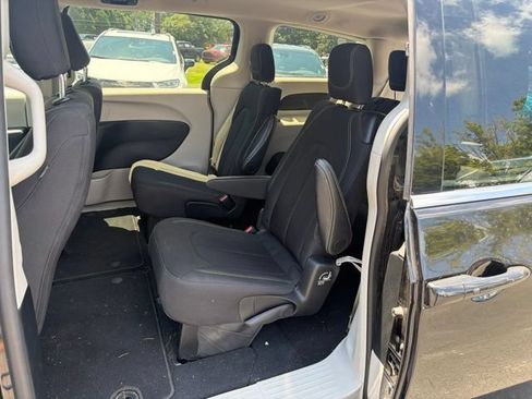 Used 2024 Chrysler Voyager LX FWD image 15