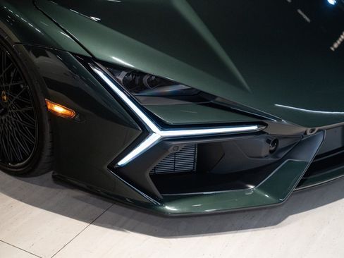 Used 2024 Lamborghini Revuelto AWD/4WD image 25