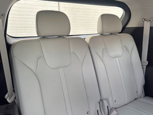 Used 2024 Kia Sorento S w/ Panoramic Sunroof Package AWD/4WD image 39