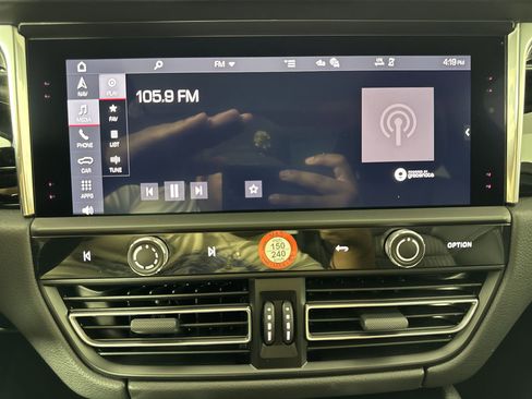 Certified 2025 Porsche Macan Turbo image 18