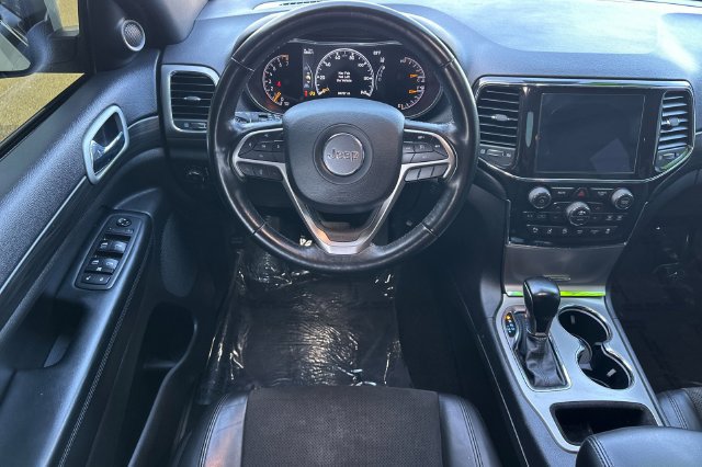Used 2021 Jeep Grand Cherokee Laredo X RWD image 16