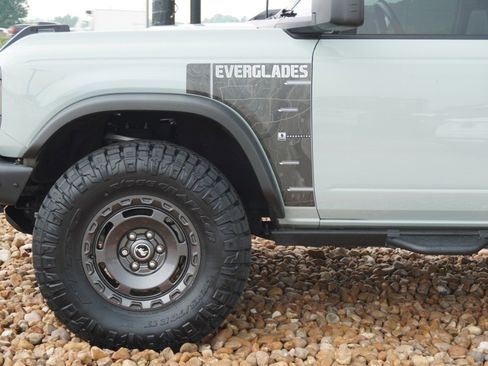 Used 2023 Ford Bronco Everglades AWD/4WD image 10