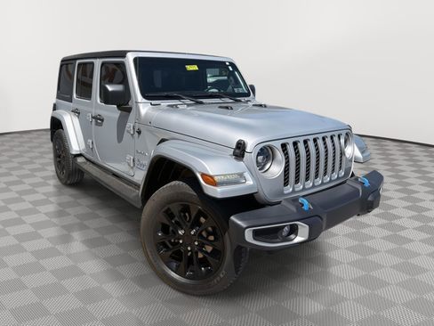 Used 2023 Jeep Wrangler Unlimited Sahara w/ Cold Weather Group AWD/4WD image 3