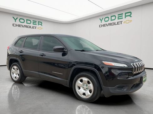 Used 2016 Jeep Cherokee Sport FWD image 2