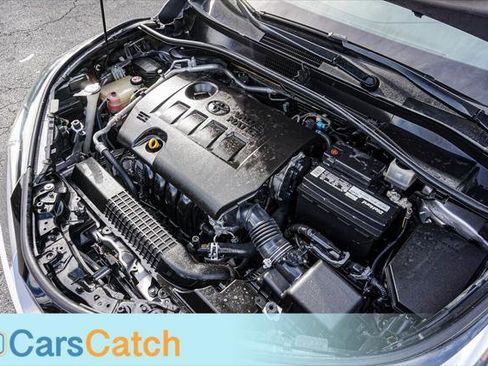 Used 2019 Toyota C-HR XLE image 34