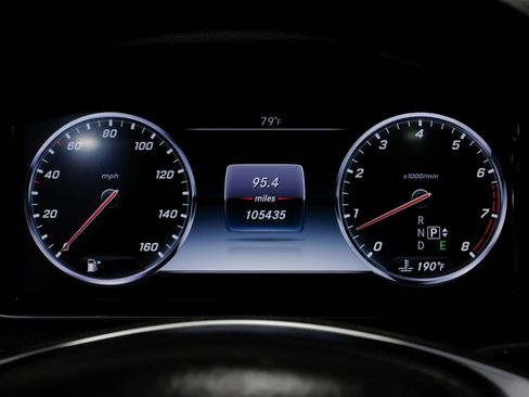 Used 2015 Mercedes-Benz S 550 Sedan w/ Sport Package w/ Sport Package image 26