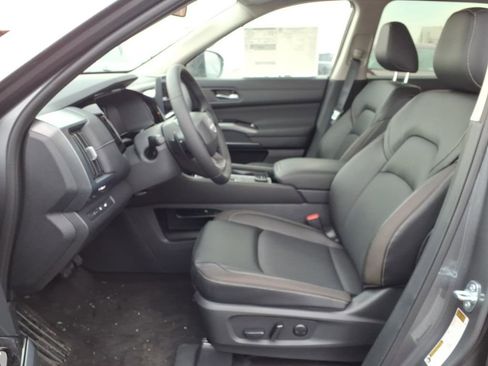 New 2026 Nissan Pathfinder SL image 26