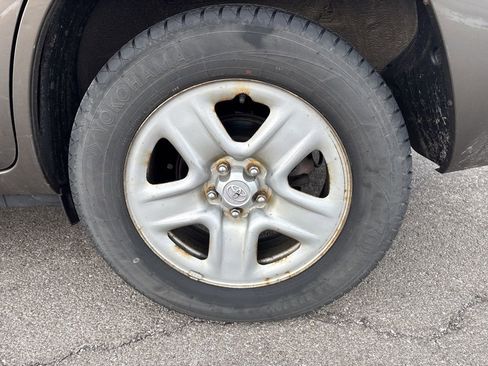 Used 2011 Toyota RAV4 Base image 4