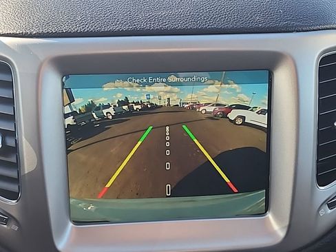 Used 2018 Jeep Compass Latitude w/ Popular Equipment Group image 27