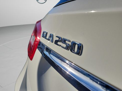 Certified 2018 Mercedes-Benz GLA 250 GLA 250 image 31