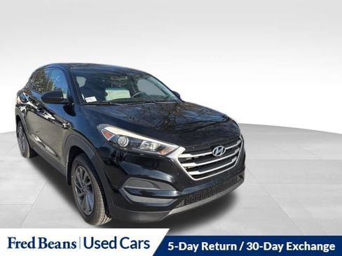 Used 2018 Hyundai Tucson SE image 1