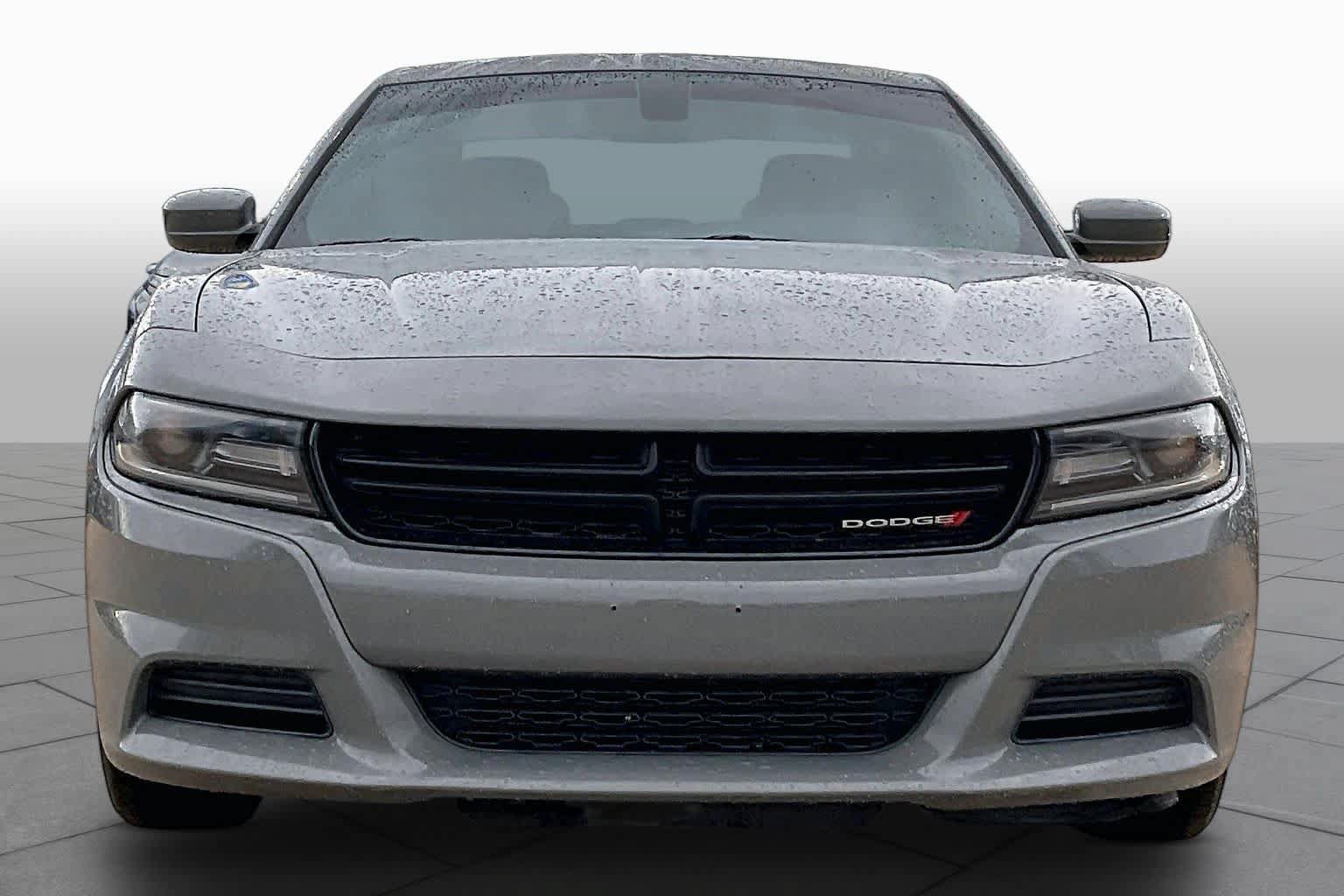 Used 2019 Dodge Charger SXT RWD image 3