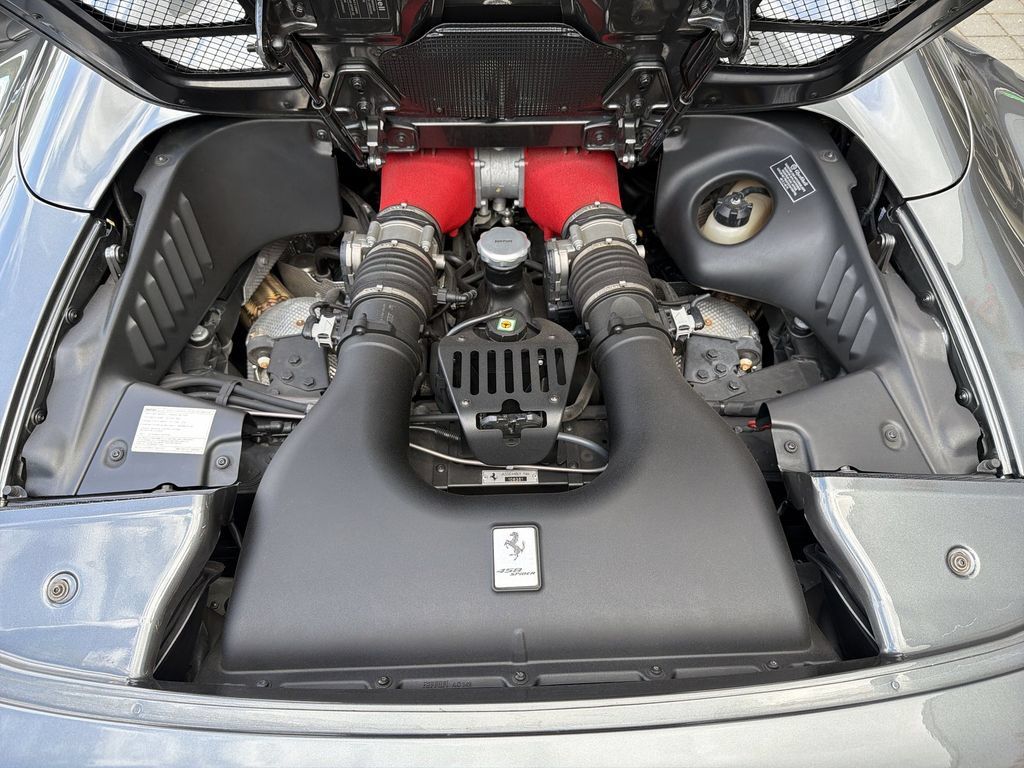 Certified 2013 Ferrari 458 Spider RWD image 21