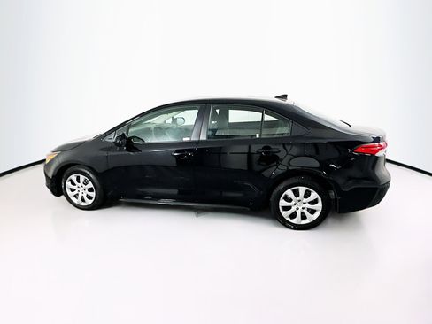 Used 2025 Toyota Corolla LE image 4