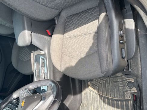 Used 2018 Chevrolet Equinox LT image 23