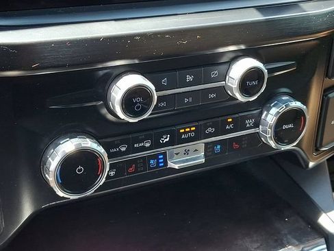 Used 2024 Ford F250 Lariat w/ Lariat Ultimate Package AWD/4WD image 12