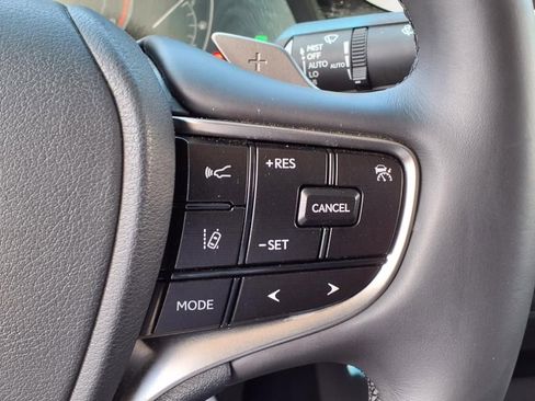 Used 2024 Lexus ES 250 w/ Premium Package image 15