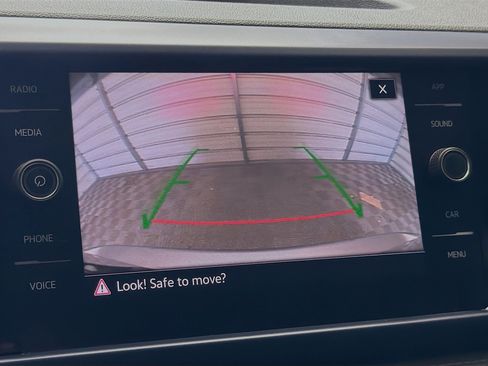 Used 2024 Volkswagen Taos SE FWD image 16