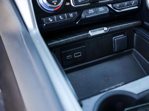 Used 2023 GMC Yukon Denali w/ Advanced Technology Package image 21