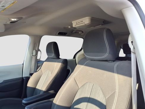 Used 2020 Chrysler Voyager LX w/ Cold Weather Group FWD image 22