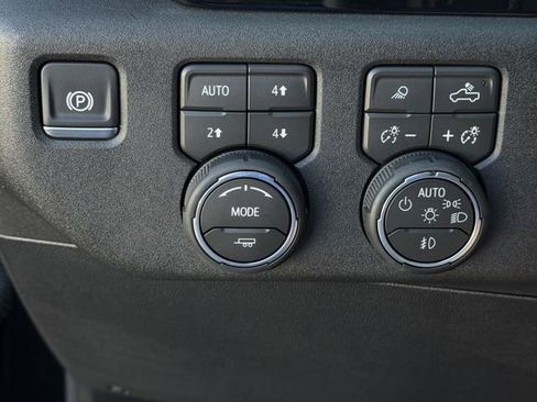 Used 2026 Chevrolet Silverado 2500 LT w/ Trail Boss Package AWD/4WD image 29