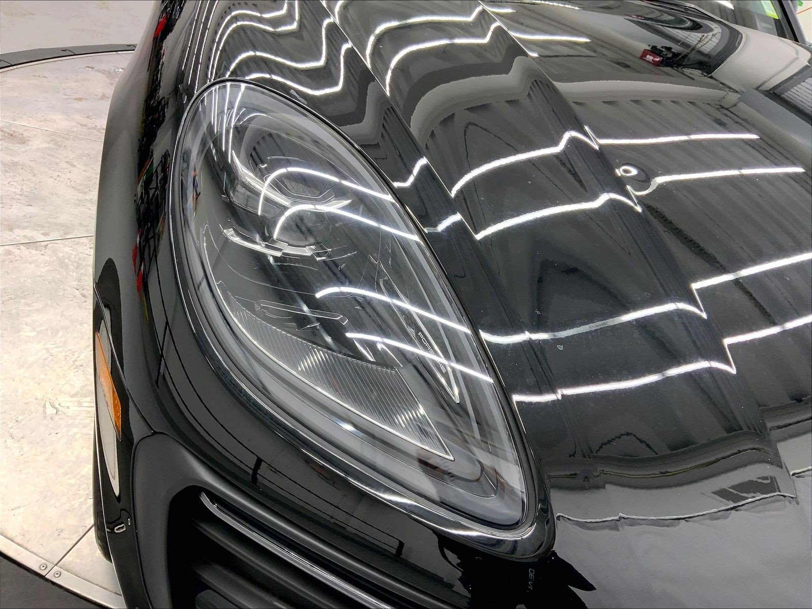 Certified 2023 Porsche Macan AWD/4WD image 12