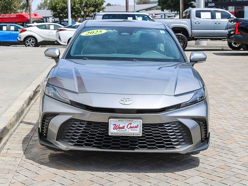 Used 2025 Toyota Camry SE FWD image 2